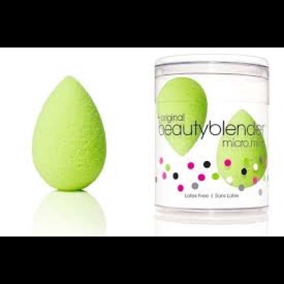 beauty blender Other - NWT micro green beauty blender for under eye use